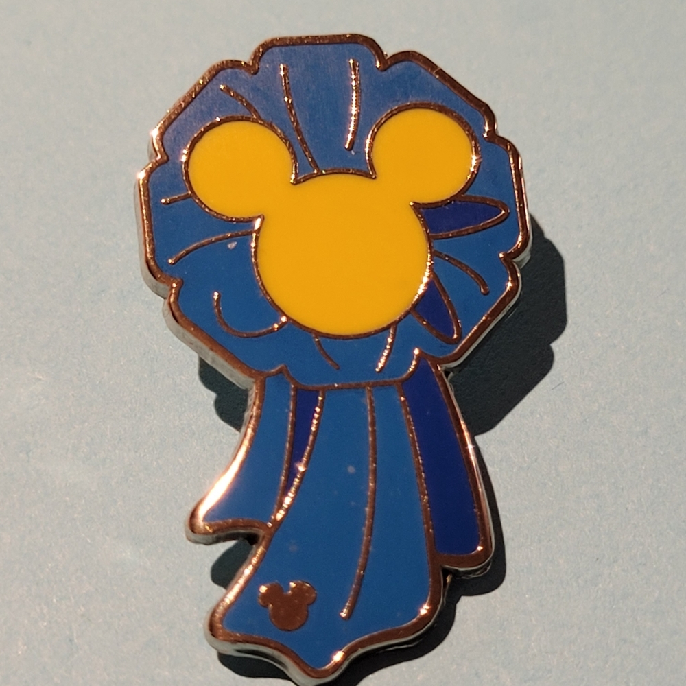 2009 Hidden Mickey Mickey Blue Ribbon Disney Trading Pin ~DP5 - Picture 1 of 2
